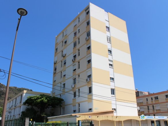 Saint-Denis – Appartement type T3 à Rénover