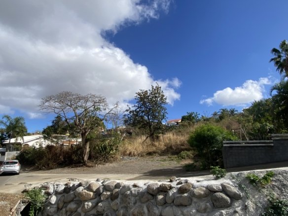 Terrain à vendre sur l’Eperon à Saint-Paul