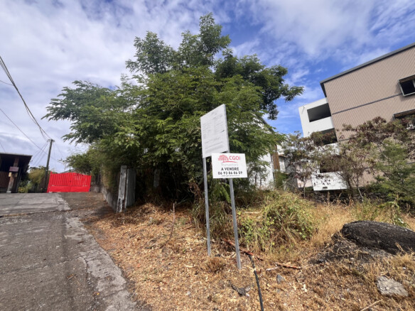 Terrains à vendre sur L’Etang-Salé – Secteur du centre-ville (2 lots disponibles)