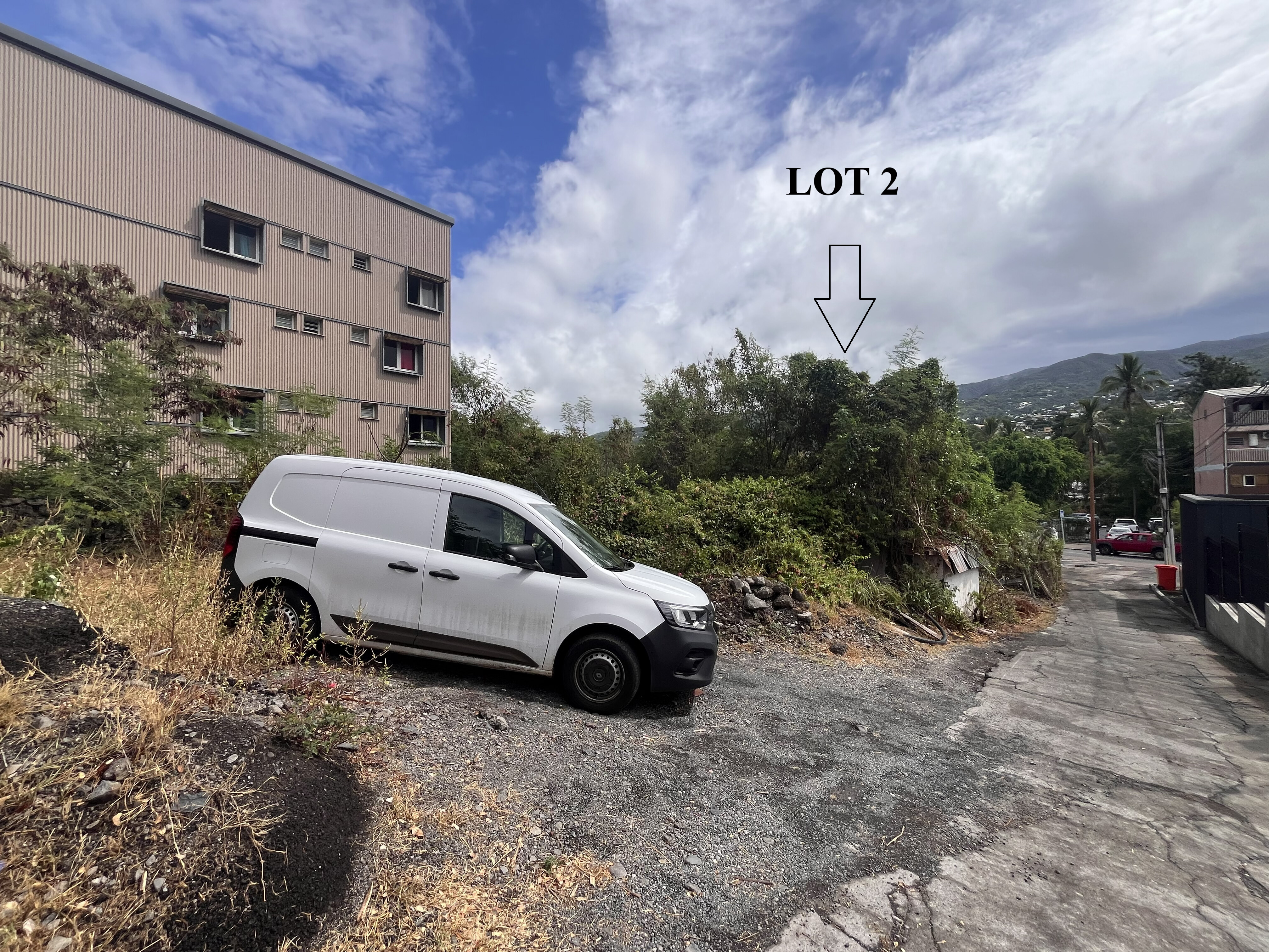 IMG_7573 Terrains à vendre sur L’Etang-Salé – Secteur du centre-ville (2 lots disponibles)